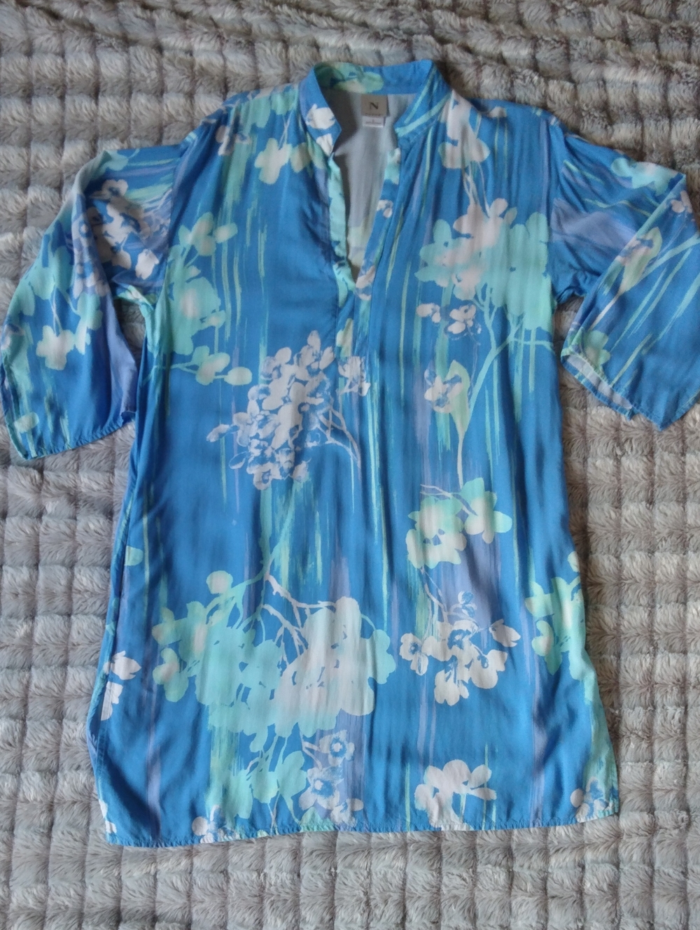 Natori Blue Floral V-Neck Tunic